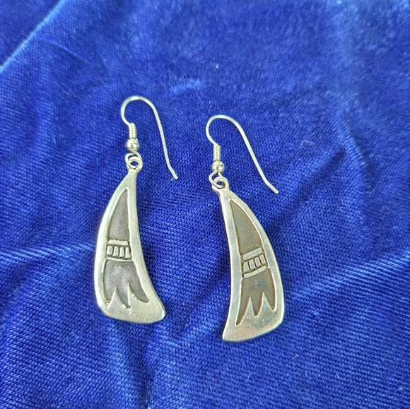 Hand Crafted Jewelry - Claw Sterling Silver Dangle Earrings